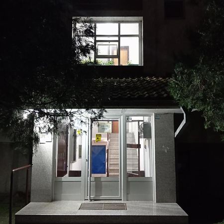 Apartman Dionis Sm سريمسكا ميتروفيكا المظهر الخارجي الصورة